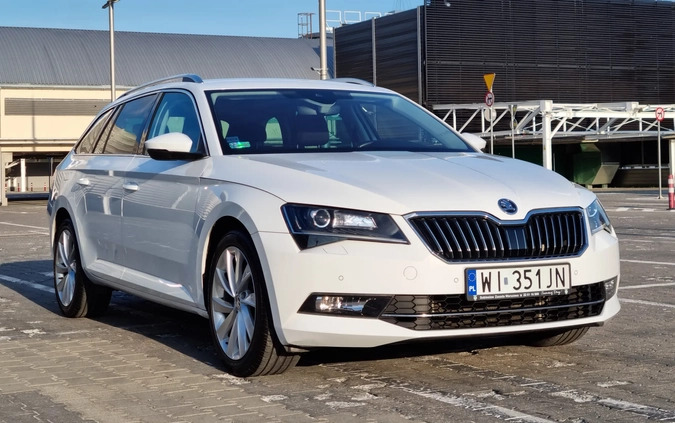 Skoda Superb cena 121900 przebieg: 66369, rok produkcji 2018 z Warszawa małe 742